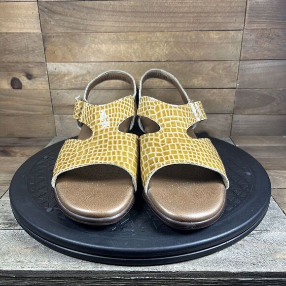 SAS Suntimer Gold Patent Leather Reptile Slingback Sandals Women's Size 8.5 M - Picture 2 of 10